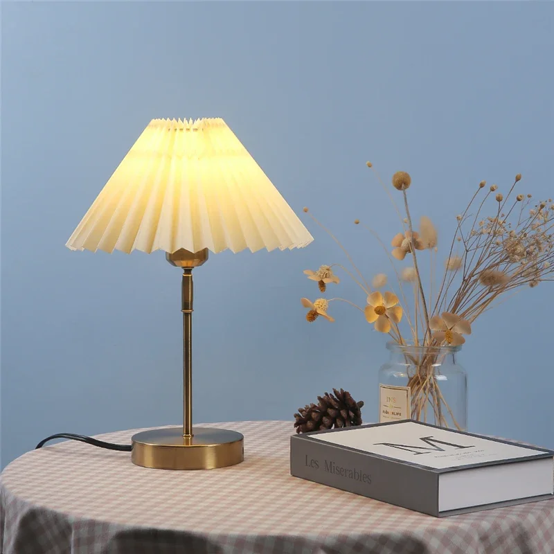 Modern Adjustable Pleated Tabl - Lava Lamp Desktop recension och pris