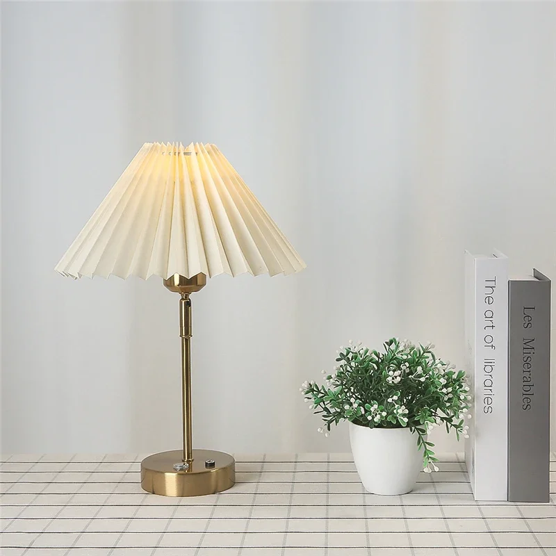 Modern Adjustable Pleated Tabl - Lava Lamp Desktop recension och pris