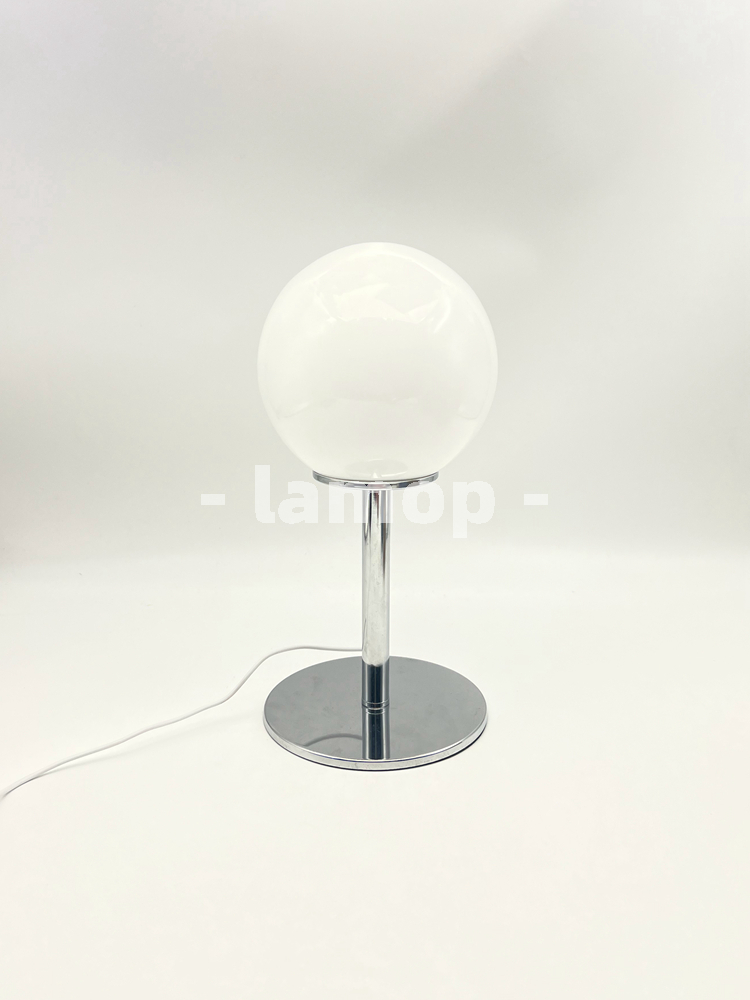 Milky White Solid Globe Chrome - Decor Lighting Table Lamps recension och pris