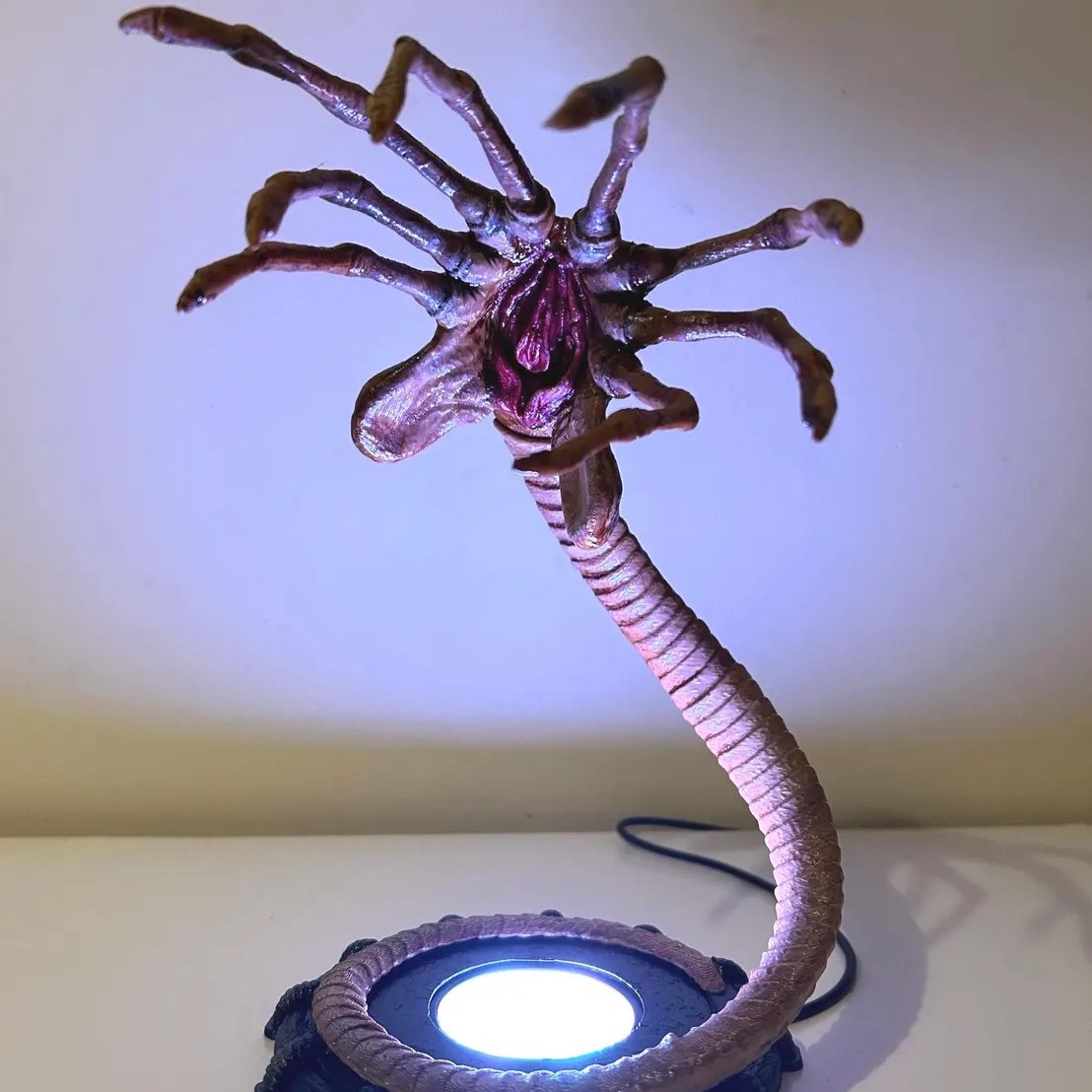 Alien Facehugger Lamp Nightlig - Lighting Decor Ideas recension och pris