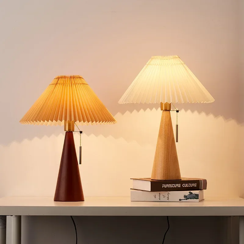 Retro Pleated Table Lamp Nordi - Decor Lighting Table Lamps recension och pris